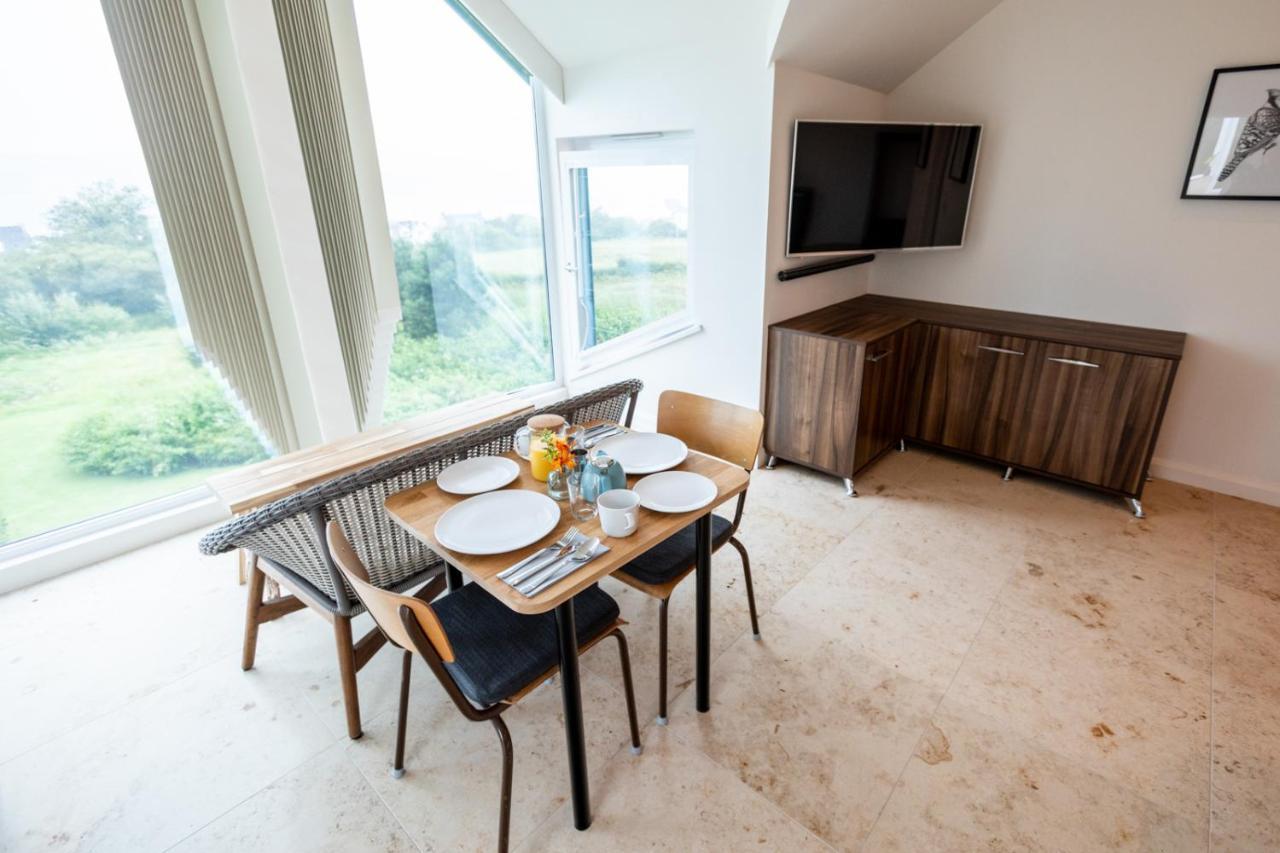 Ecton House Bed & Breakfast Нюпорт Екстериор снимка