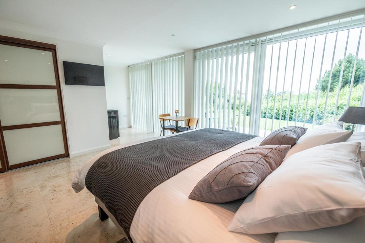Ecton House Bed & Breakfast Нюпорт Екстериор снимка