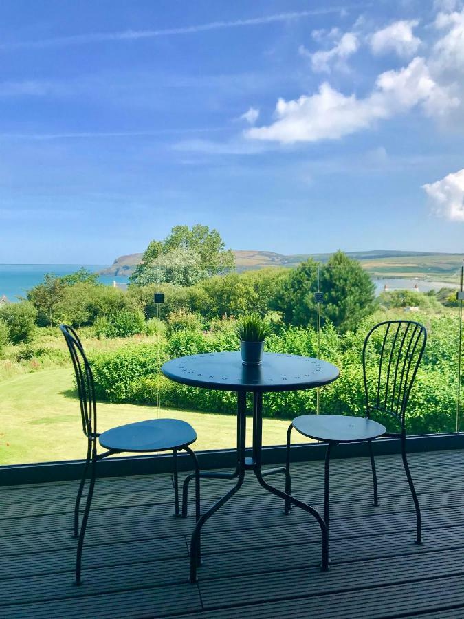 Ecton House Bed & Breakfast Нюпорт Екстериор снимка
