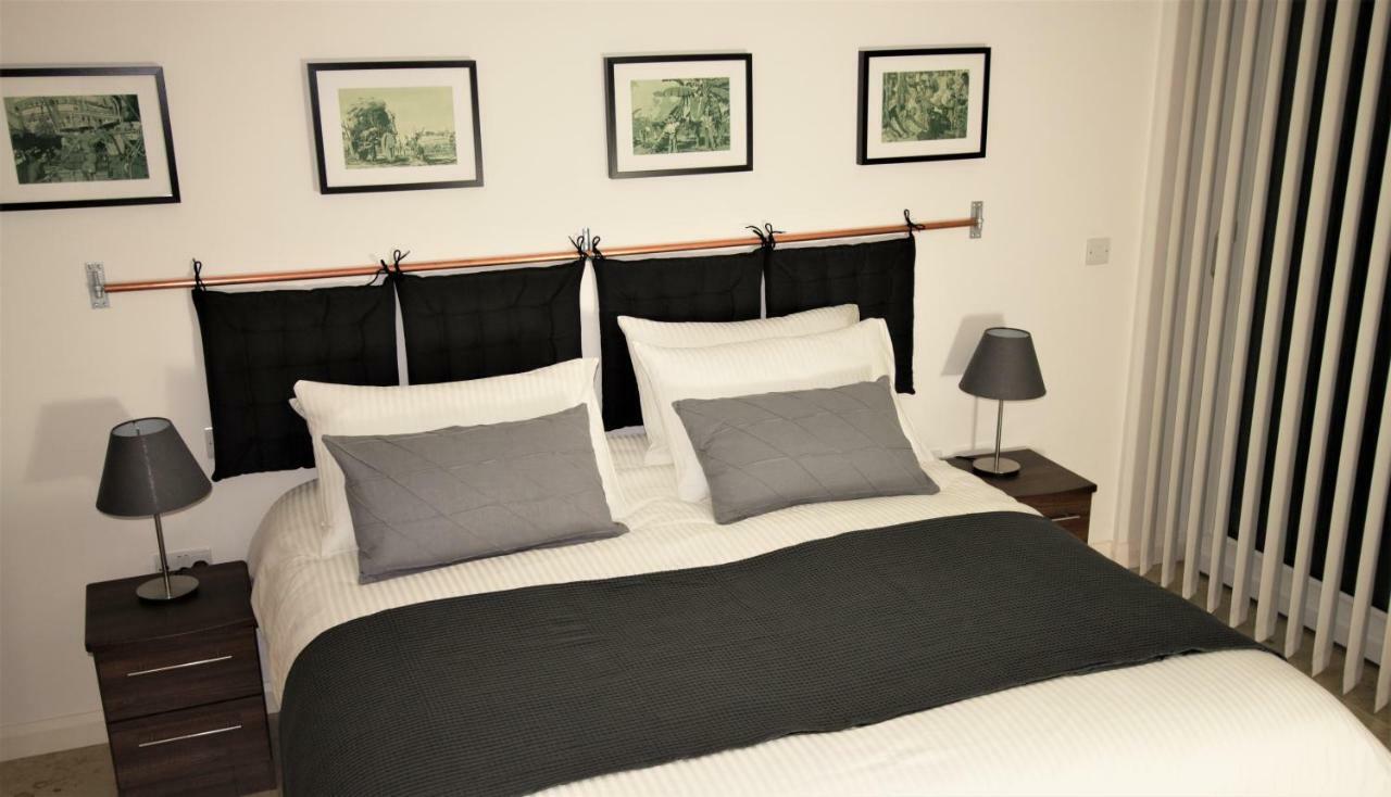 Ecton House Bed & Breakfast Нюпорт Екстериор снимка